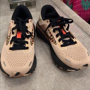 Brooks beige running shoe size 7 worn once